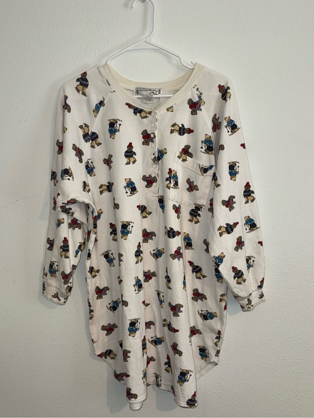 Vintage 90s Sarah Bentley
Winter Sports Bear Nightshirt - Women